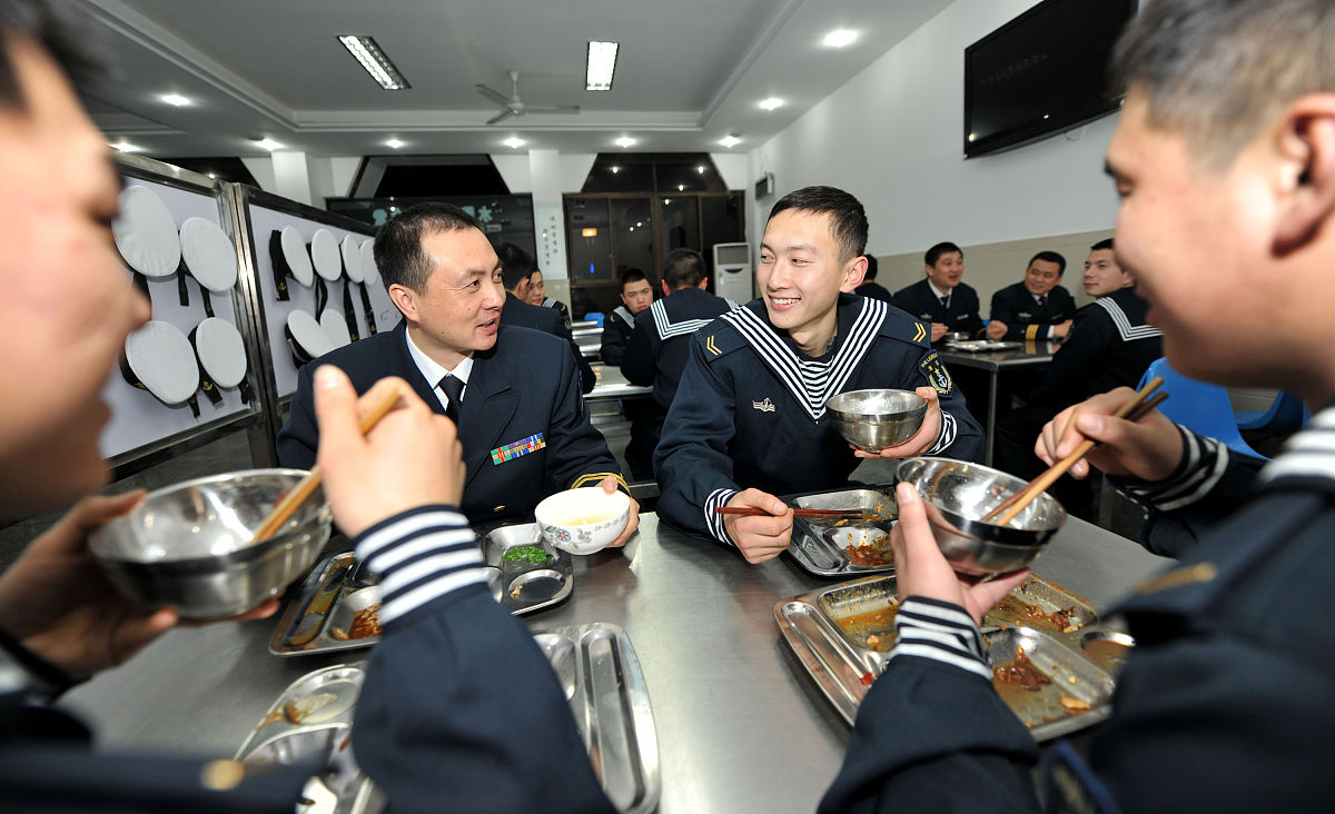 船上士兵一天七顿饭,日子那是相当滋润