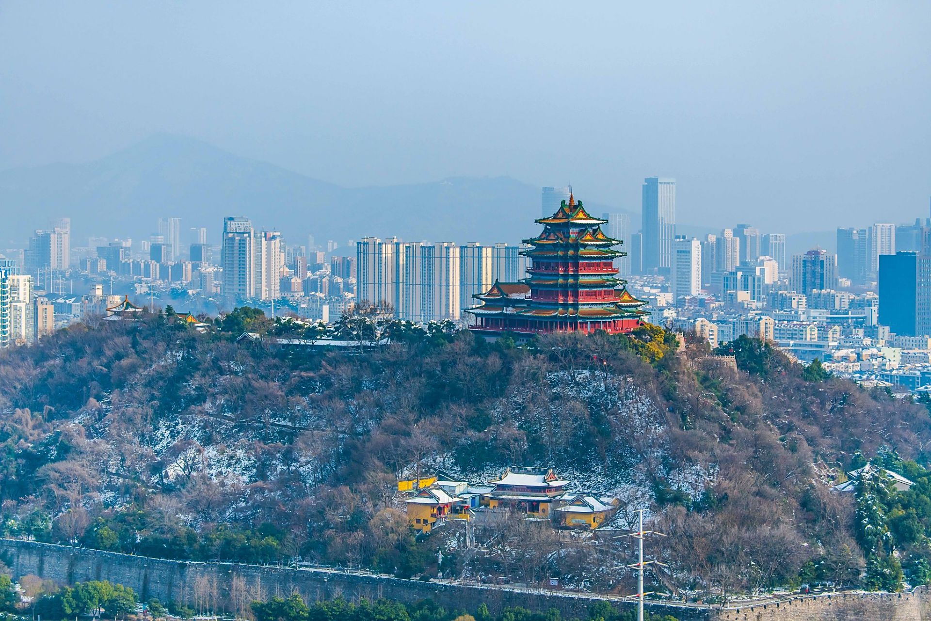 秦淮烟柳繁华地,金陵王气千秋悠