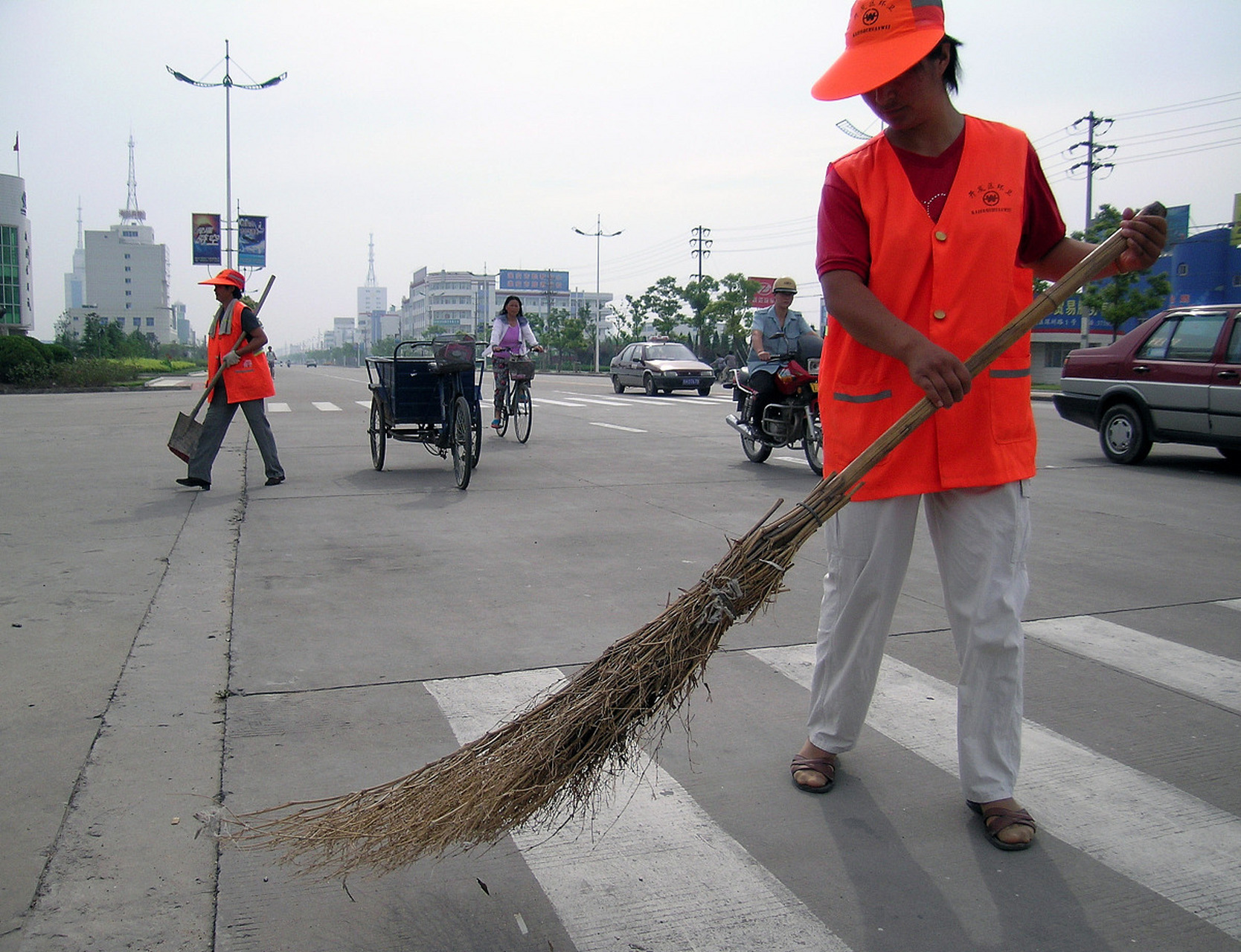 我们应当树立既要金子也要接受尘埃存在的理念,有精