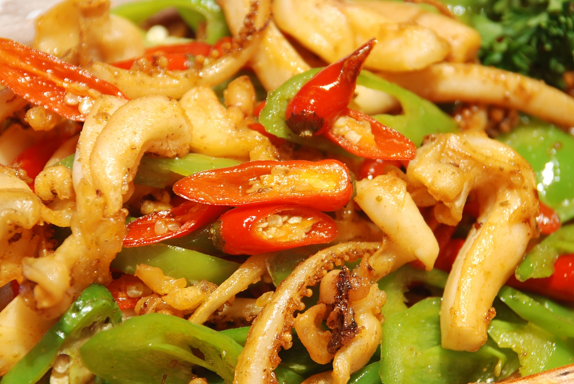 营养知识早知道#【辣椒炒鱿鱼】鱿鱼体内的脂肪和畜,禽类的脂肪有