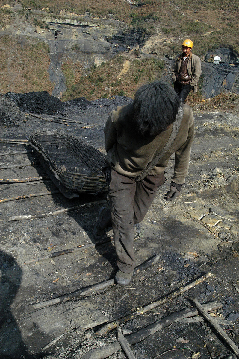 "我本不善言辞,却忙于各种应酬, 我本喜欢独处,却