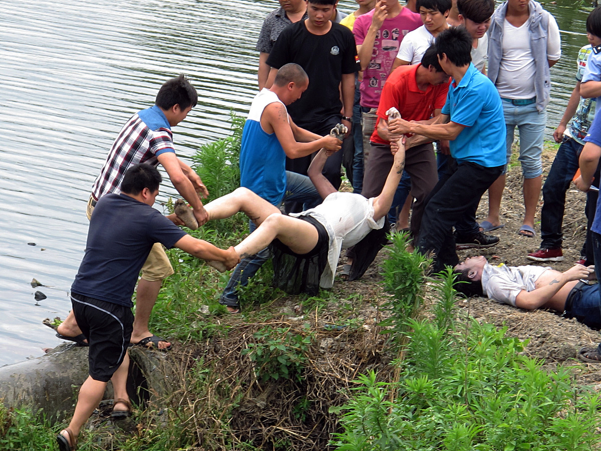 溺亡女童事件引发热议,你怎么看?