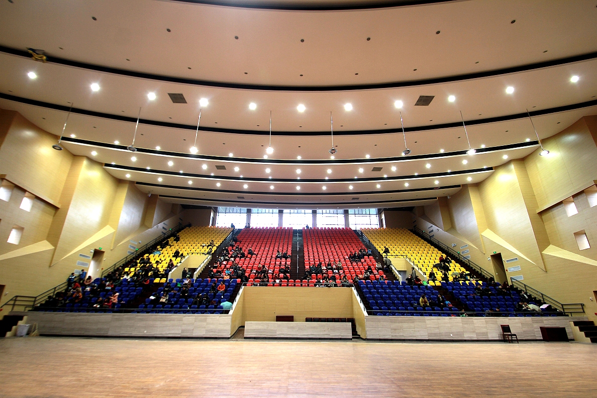 无题随笔  赶考路上多坎坷 巧逢雨季门少出 静心宅