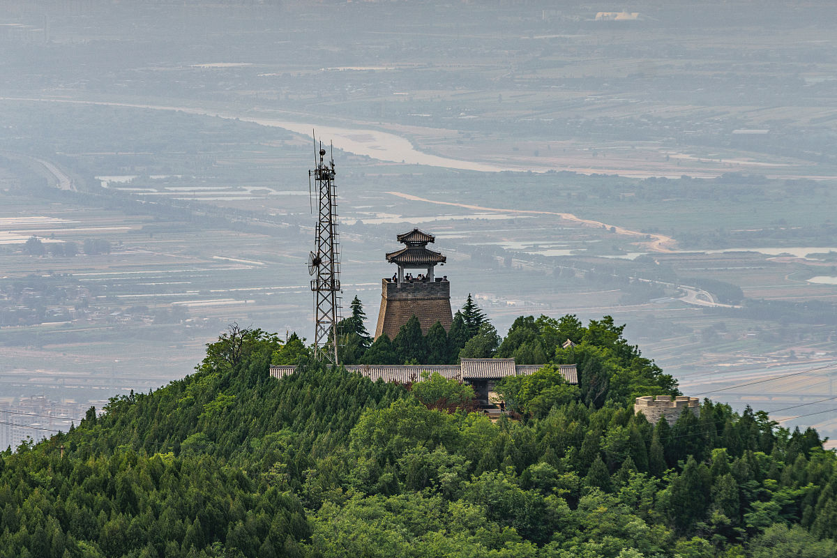 甘谷的朱圉山确实是一座历史文化底蕴深厚的名山