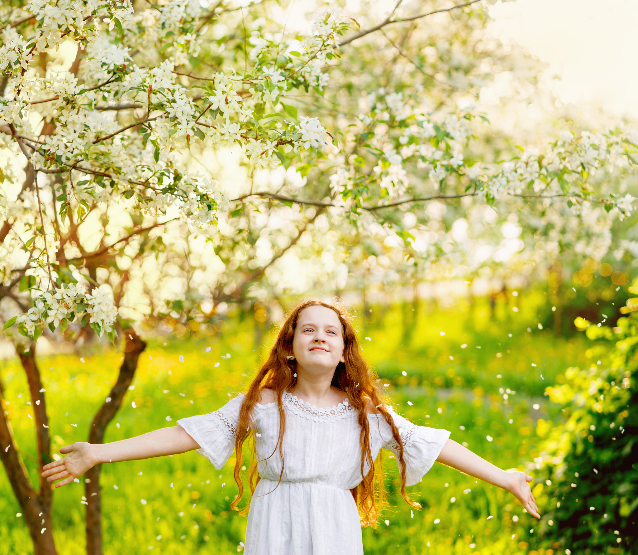 花儿女孩,你的微笑如春日暖阳  初见这张照片,就被这位戴着粉色帽子