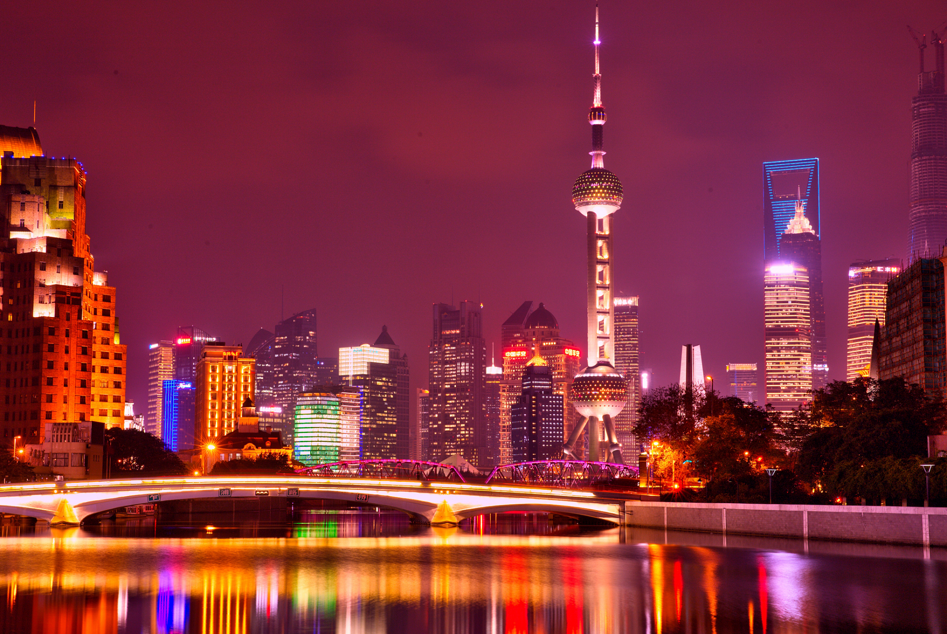 此景只应天上有,人间难得几回夸.