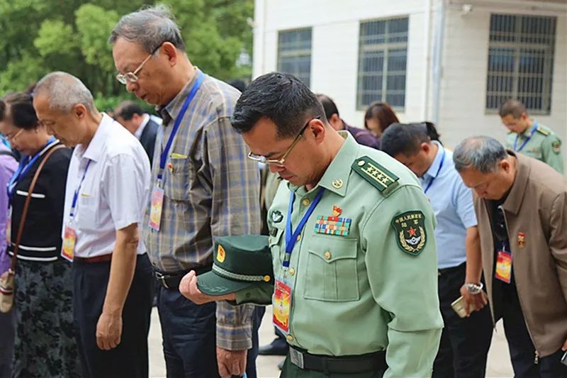 70年了,他们没有忘记那位英雄团长!