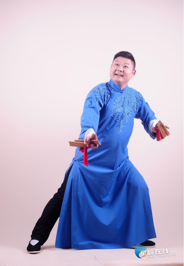 长沙高校教师制作快板为抗击疫情贡献"曲艺力量"