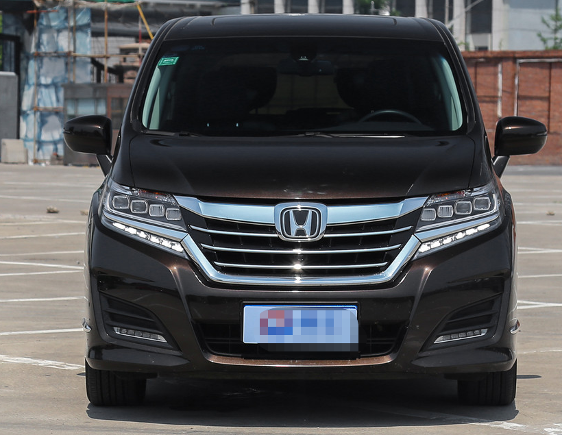 艾力绅2.4l cvt至尊版,自带气场的一款车,路上的好伙伴