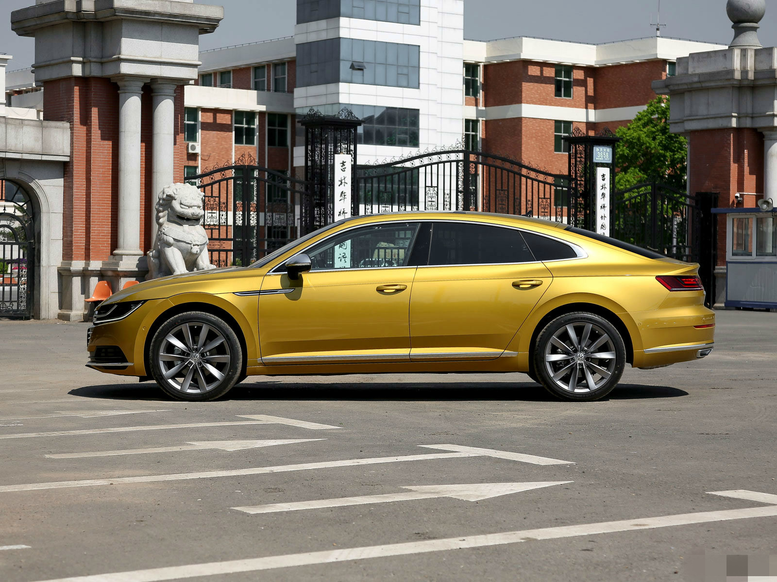 带你了解大众cc霸气外观