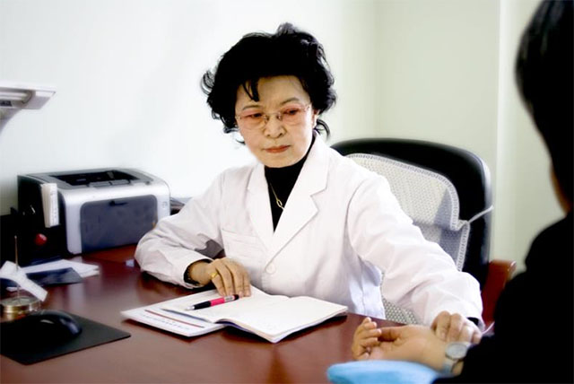 80岁女中医天天吃三七,皮肤娇嫩如40岁,她推荐的吃法有2种