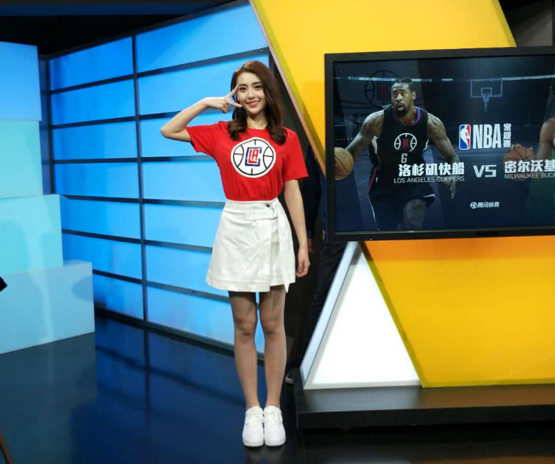 腾讯nba女主播又出新人啦!身材酷似美娜,颜值不输小姨妈