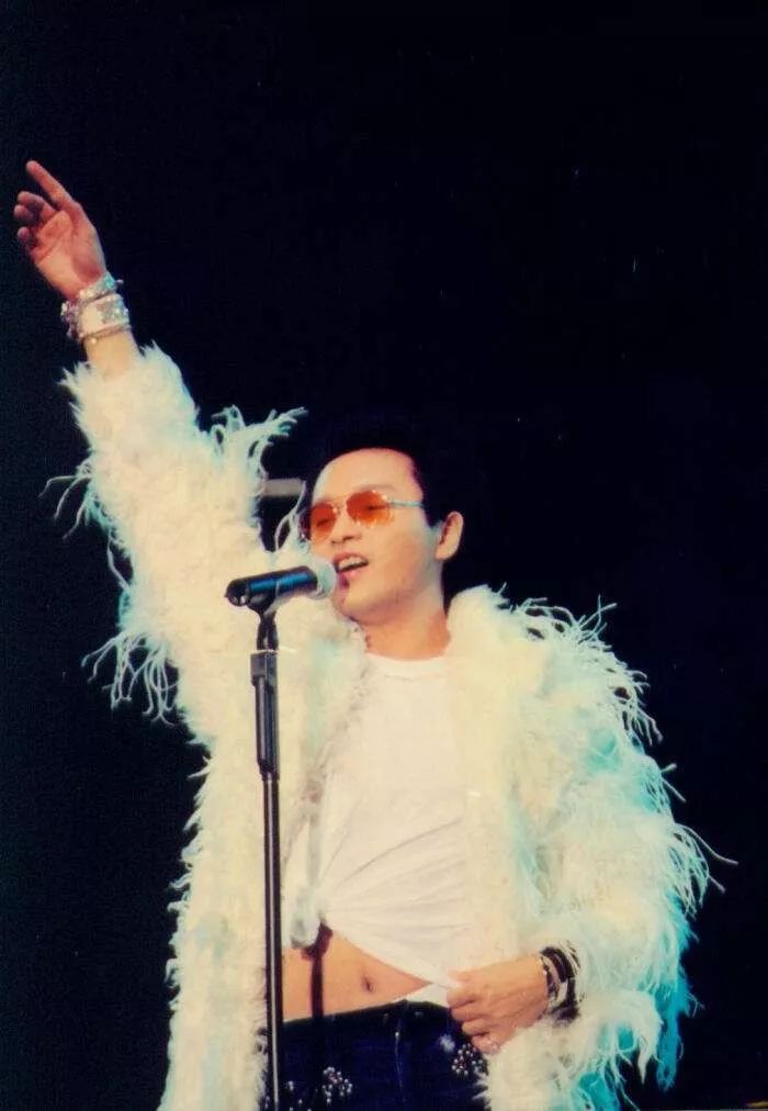 册封张学友,牵手女首富,俞铮这样的女人,才是真正的大佬