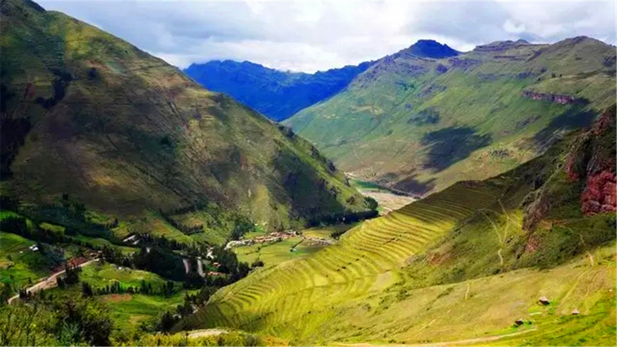 圣谷是安第斯山脉中乌鲁班巴河(urubamba river)的河谷.