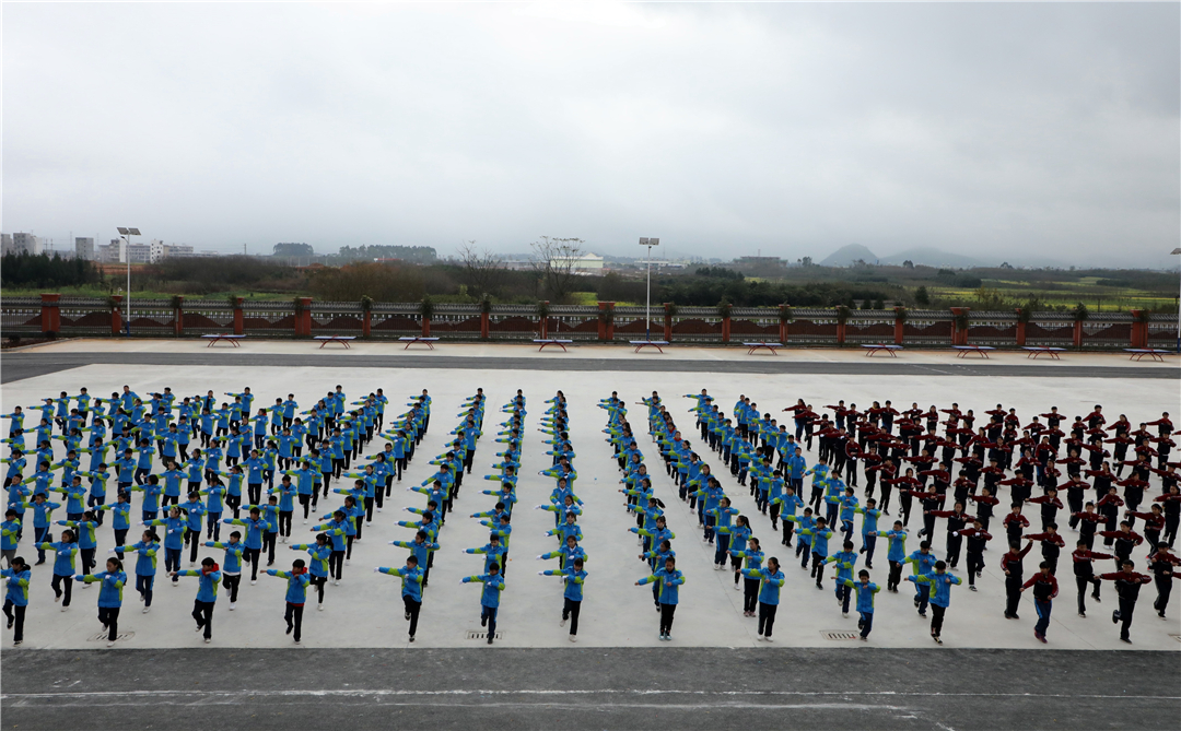 罗平思源实验学校第一届运动会精彩纷呈!