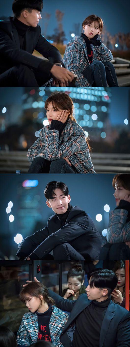 五雪(金裕贞 饰)好奇崔君(宋再临 饰)有没有去和暗恋对象告白,崔君说