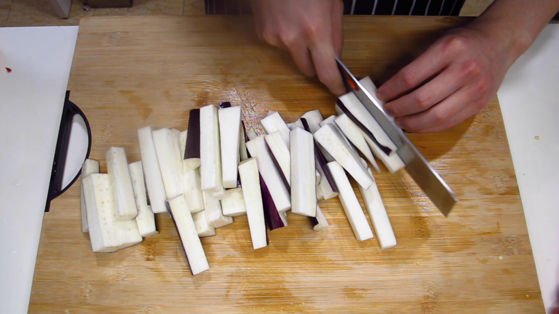 「图文」下饭神器「肉末茄子煲」,寒冷冬天里热腾腾的一道菜!