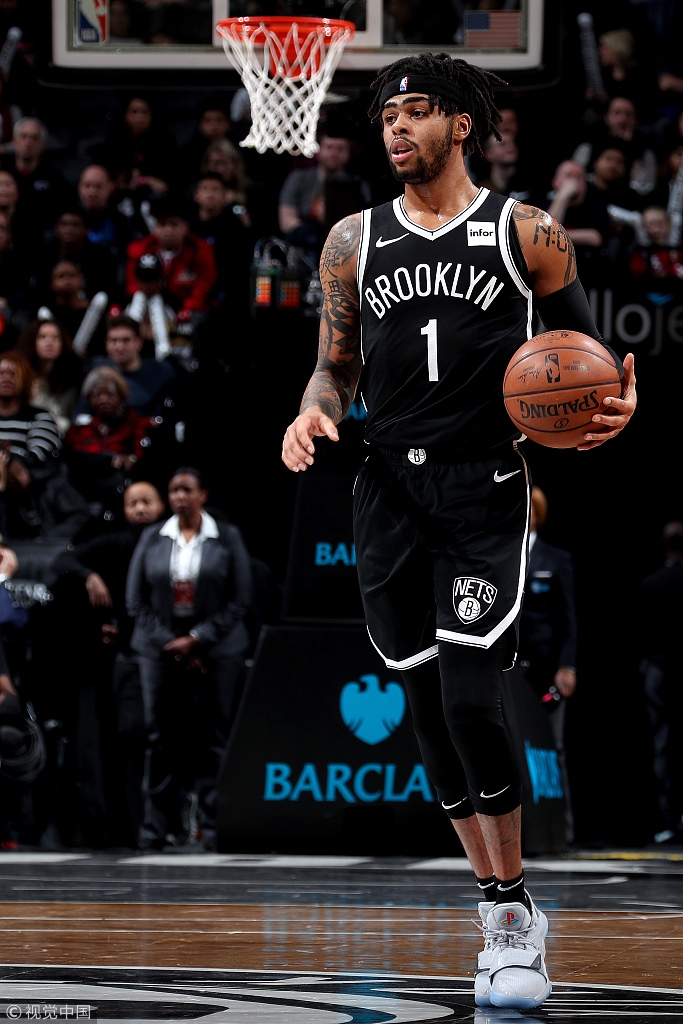 拉塞尔持球推进