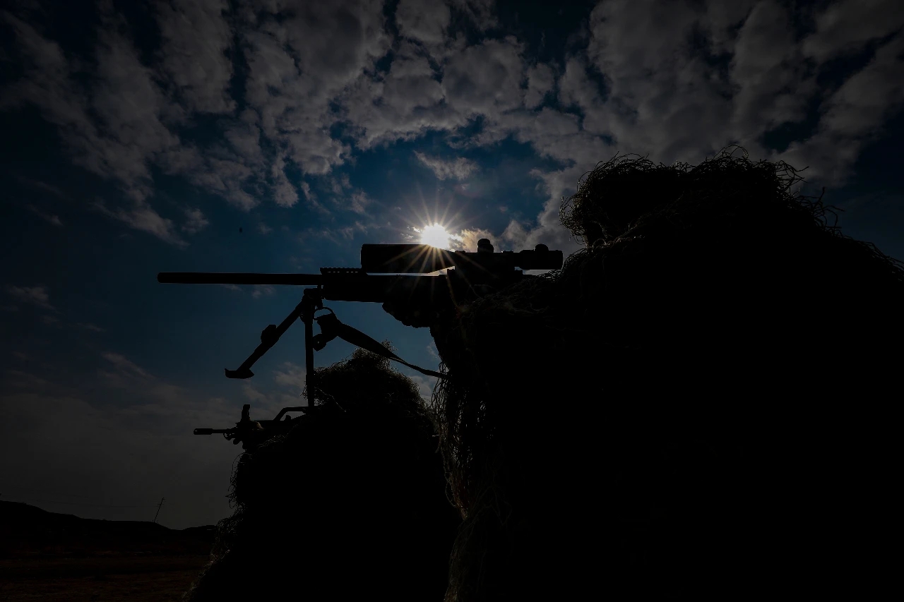 沙漠版吉利服你见过吗?看一组狙击手高清大图