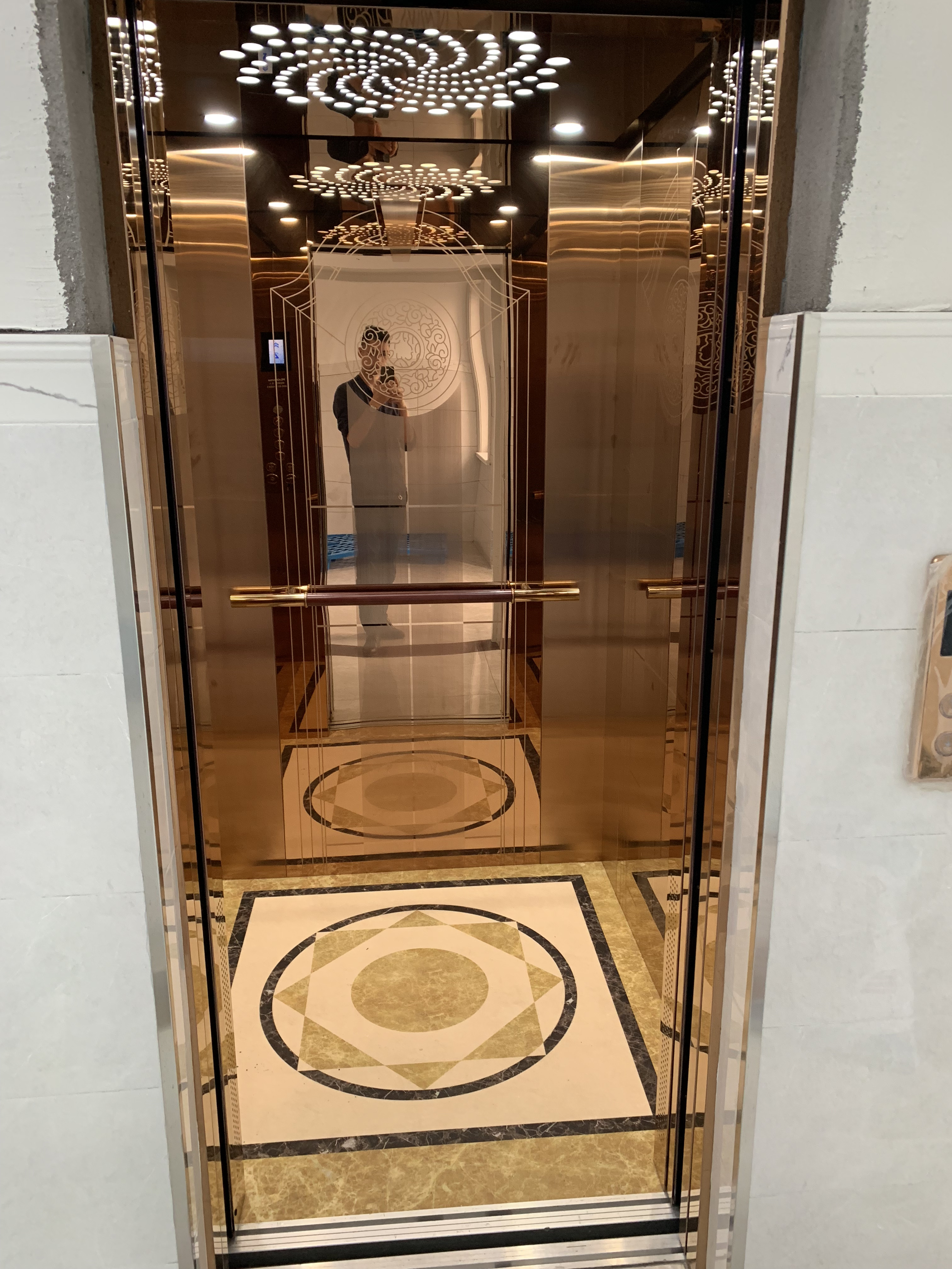 电梯- 热门商品专区