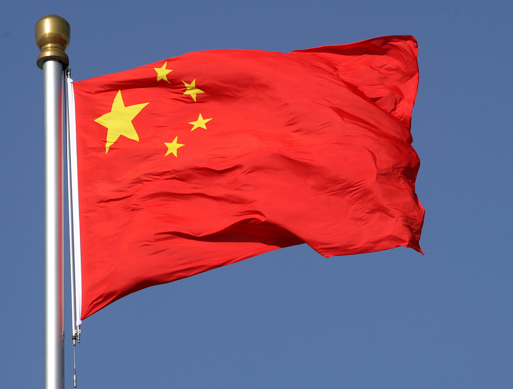 这不仅仅是一面旗帜,更是我们伟大祖国的象征,是我