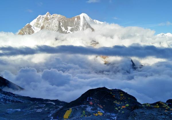 世界十大高峰:珠穆朗玛峰第一
