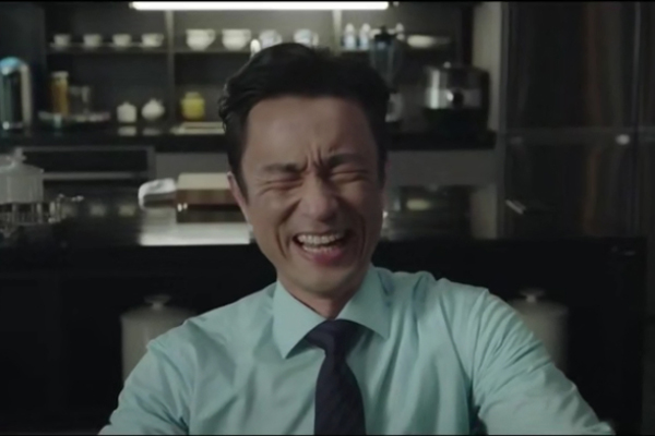 天空之城:车教授含泪吃杯面,杯面广告找上门,金字塔代言何时安排