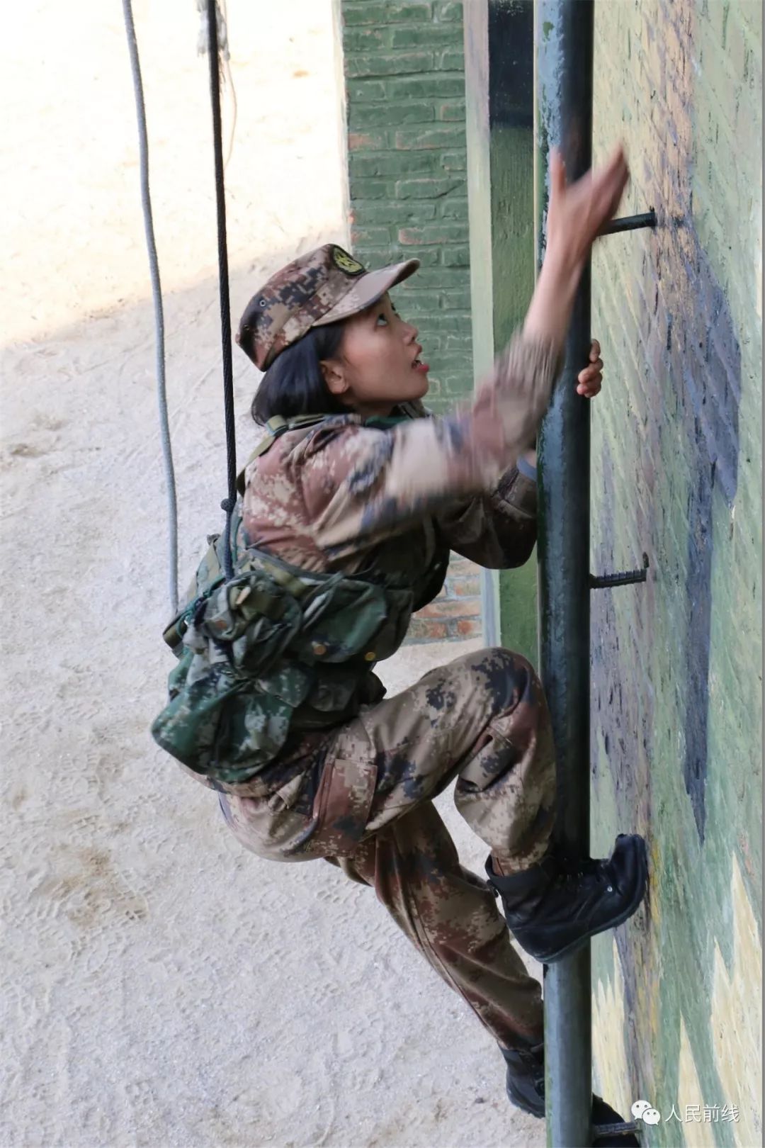 她们是全陆军特战女兵的"no.1"!名副其实霸王花!