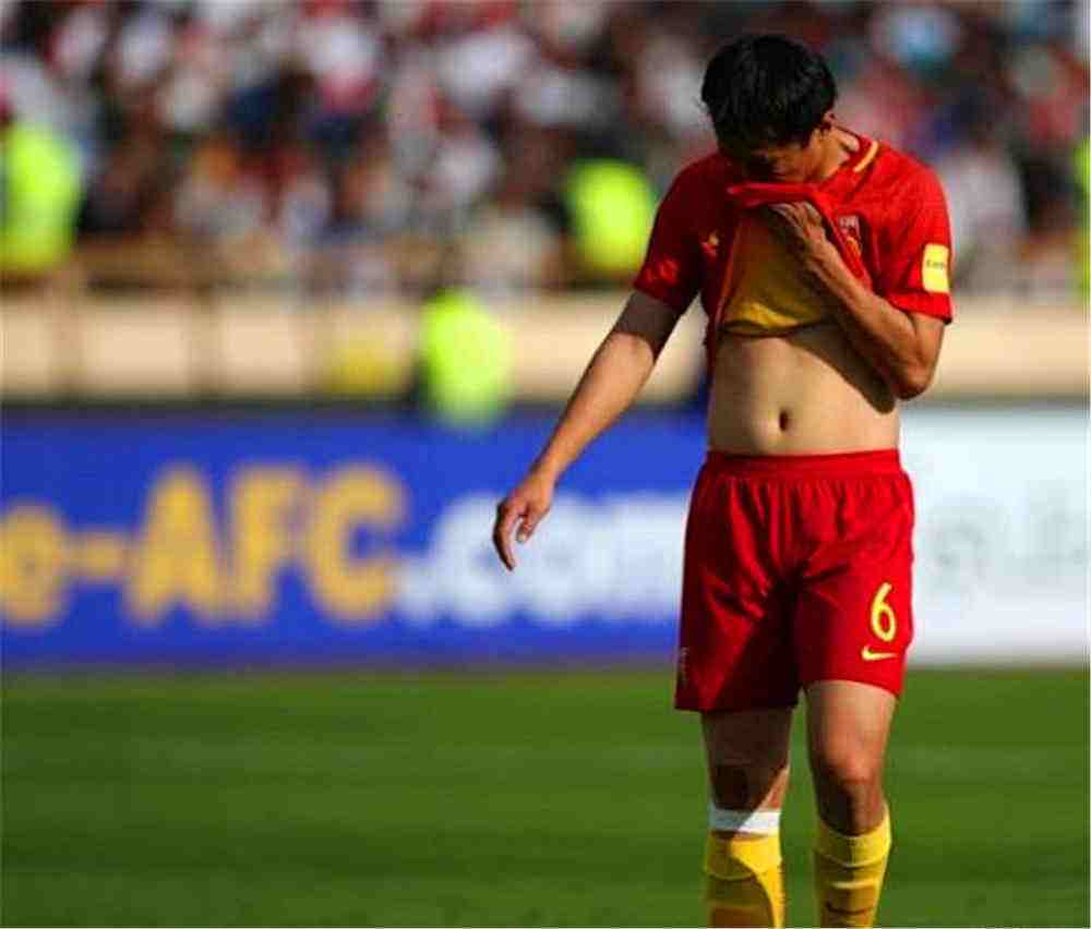中国足球运动员肚子图片