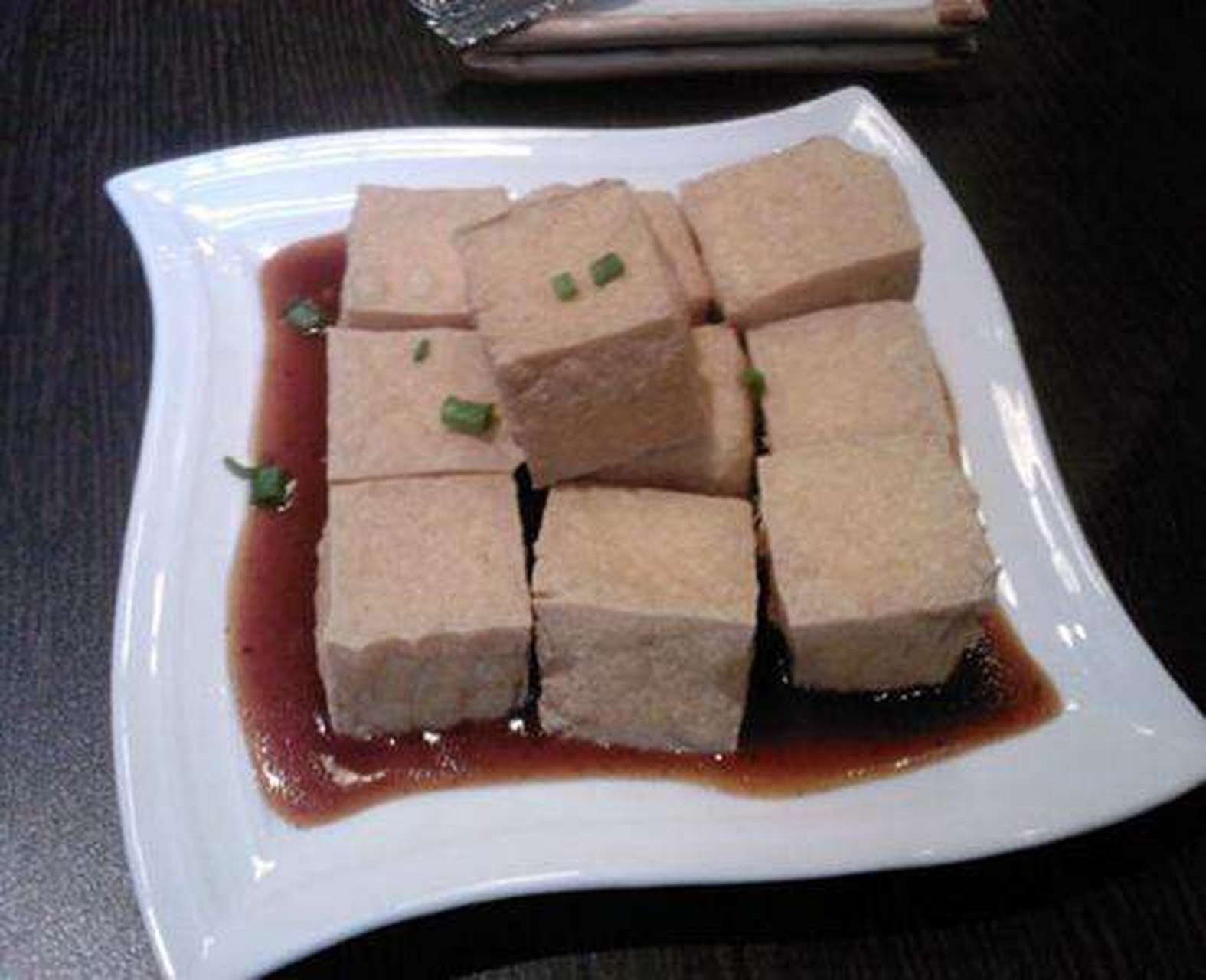 旅途美食小吃#窑头豆腐,是万安县与万安鱼头齐名的传统名菜,在赣江