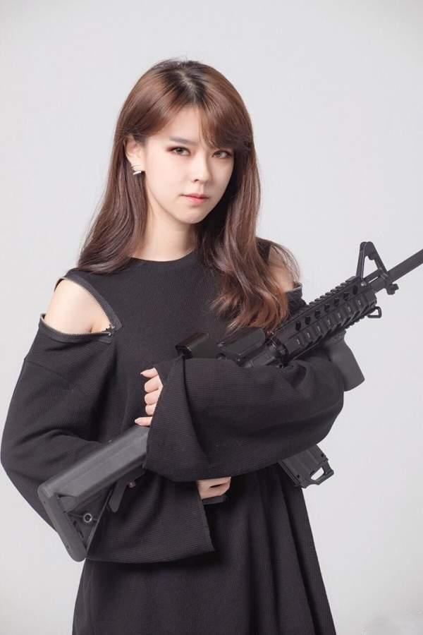 前ow年度mvp选手离开转型绝地求生,吃鸡第一女主播曾和他是队友