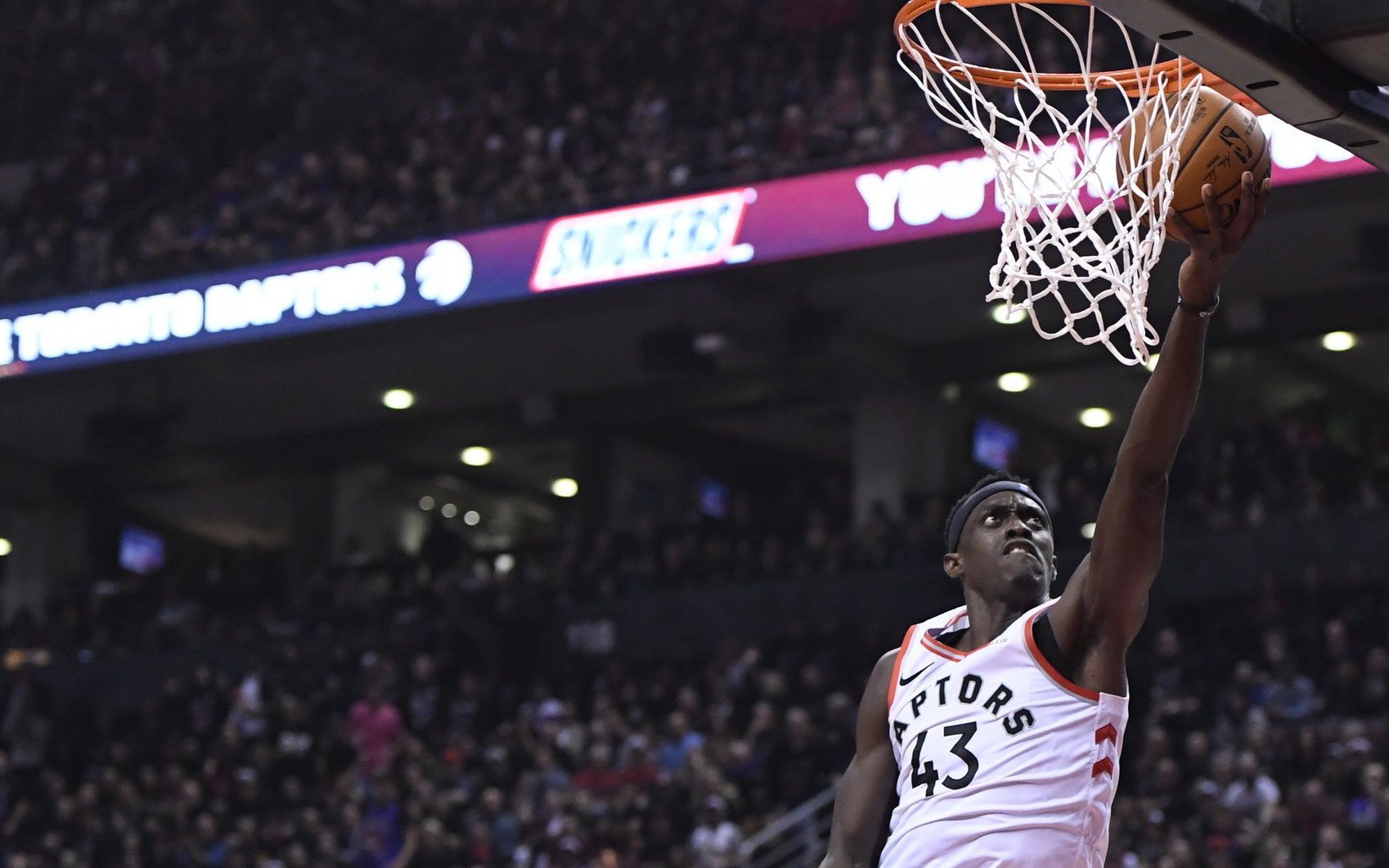 拆了"双卡"组建"双核",卫冕冠军猛龙依旧凶猛