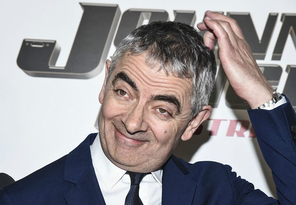 "憨豆先生"为自己系列电影站台吆喝 表情天生自带喜感