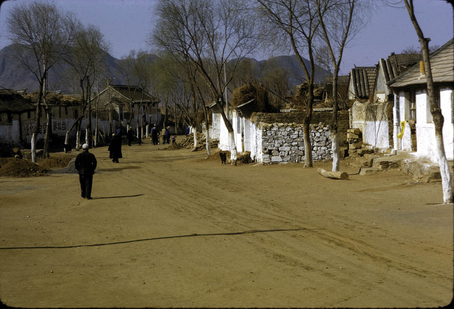 高清彩照,给你看一组1970年中国不一样的彩色农村