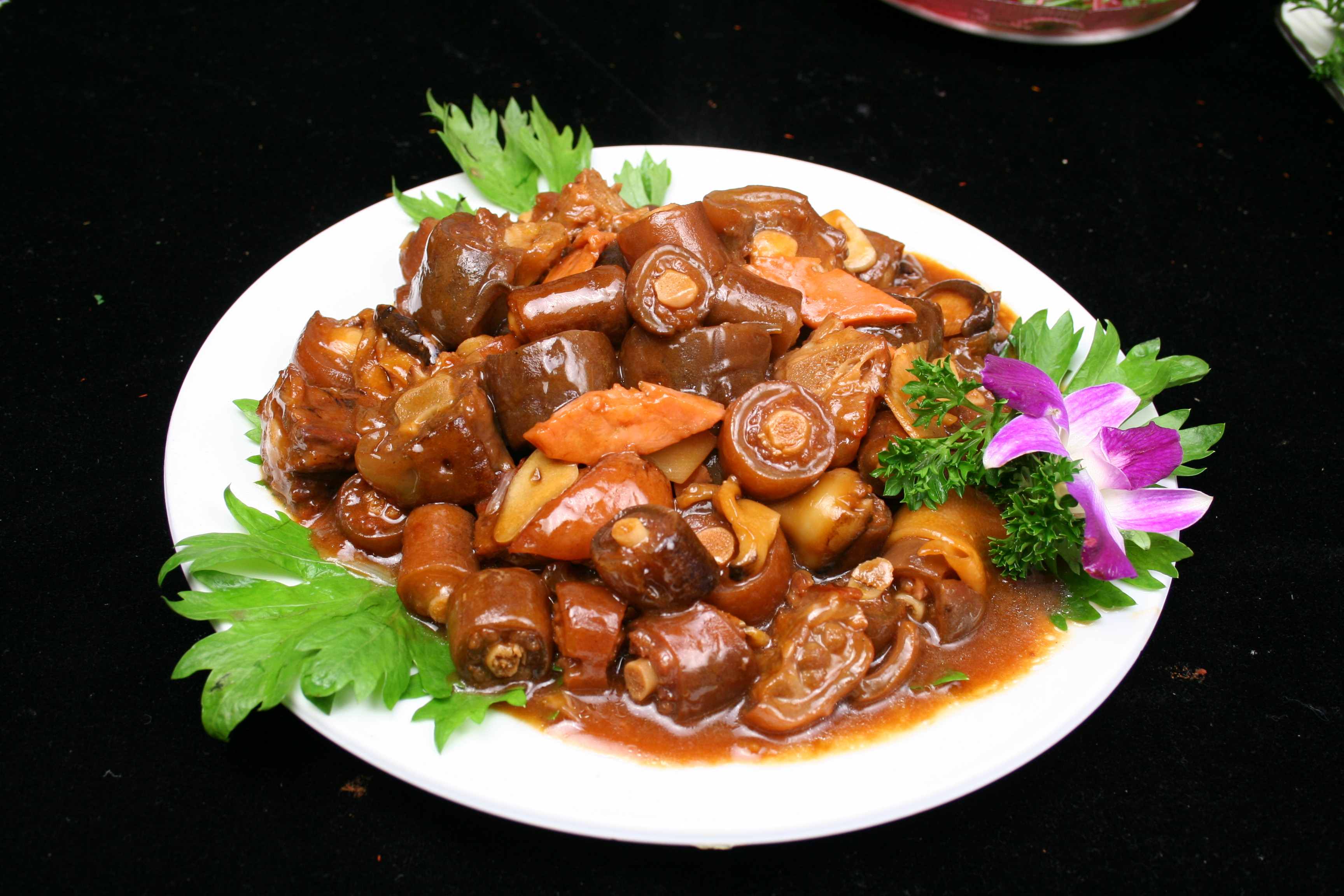 这些佳肴家里隔三差五的吃,味道还不错,分享给你