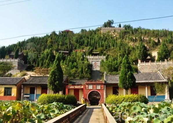 山东莱芜龙山风景区
