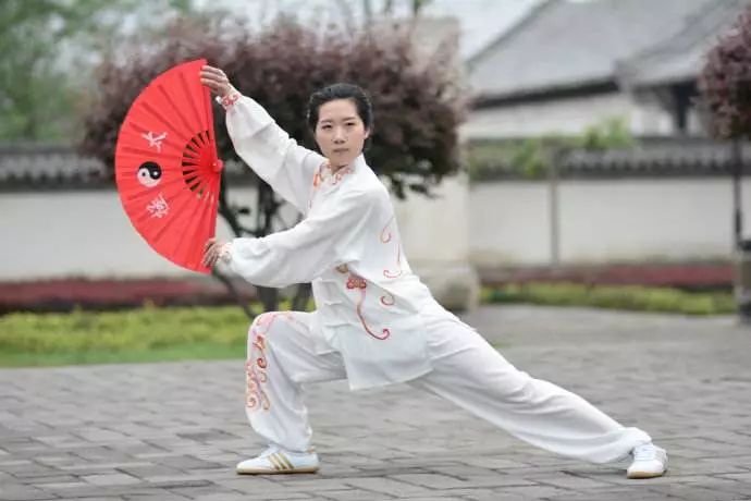 人未老骨先疏!骨质疏松正在年轻化,早发现早预防是关键