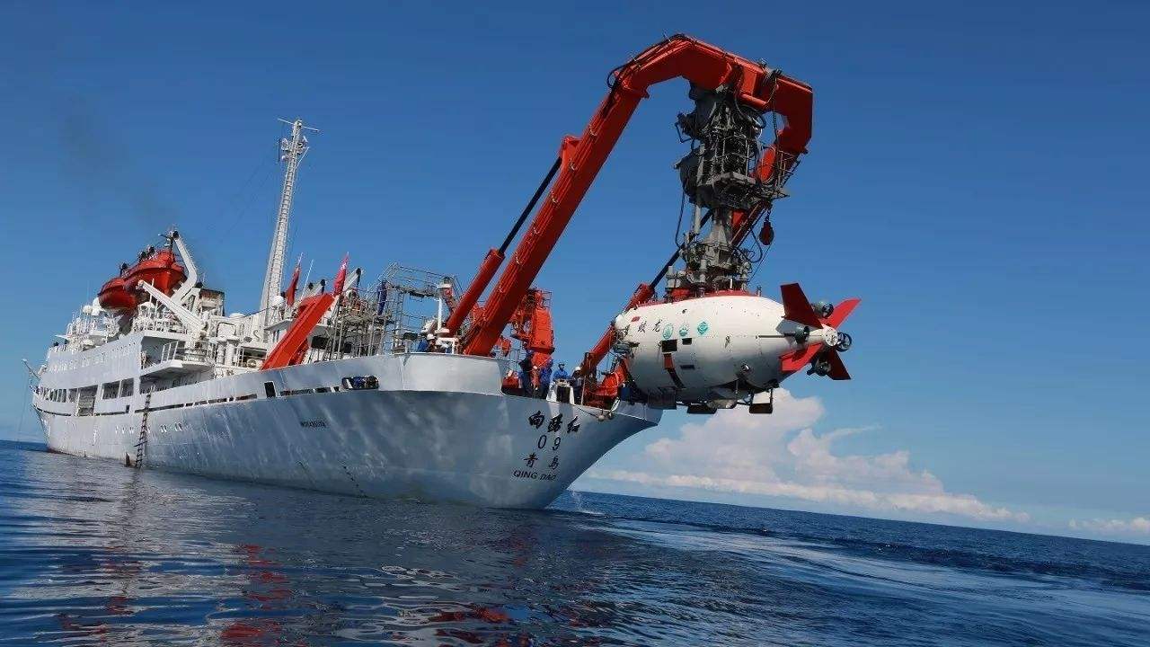 蛟龙号7000米深潜,和母船失联1小时,深海惊险一幕 蛟龙号7000米深潜,和母船失联1小时,深海惊险一幕