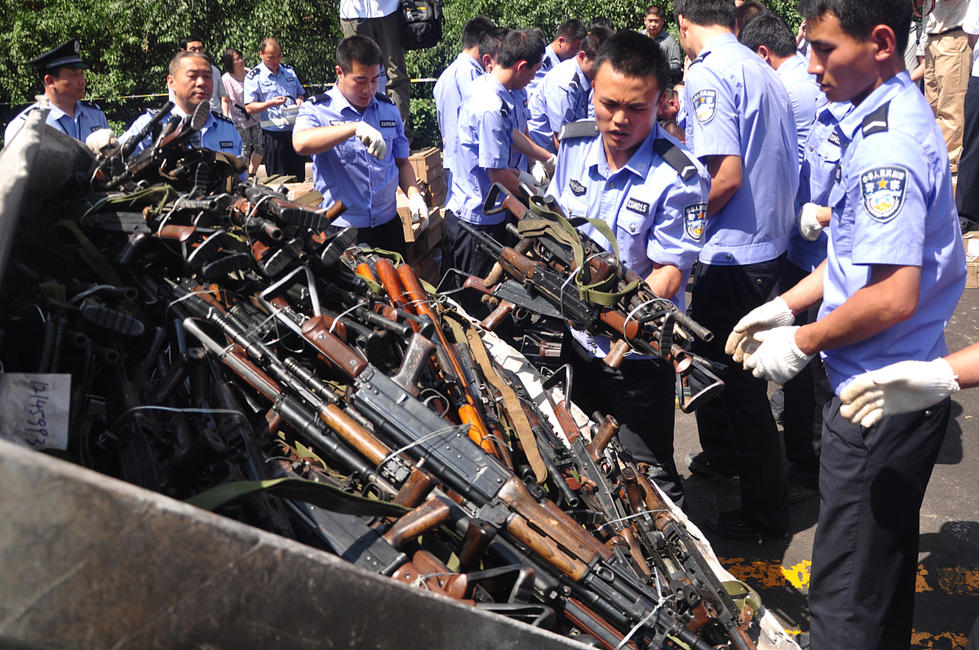 中国是一个对枪支管理严格的国家,历史上枪支曾带来灾难,因此禁枪成为