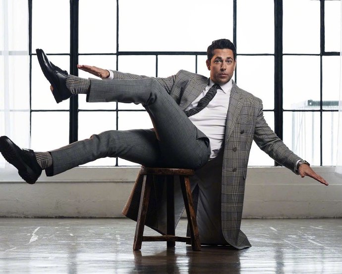 dc新电影-沙赞zachary levi登上杂志最新一期,能超过海王么?