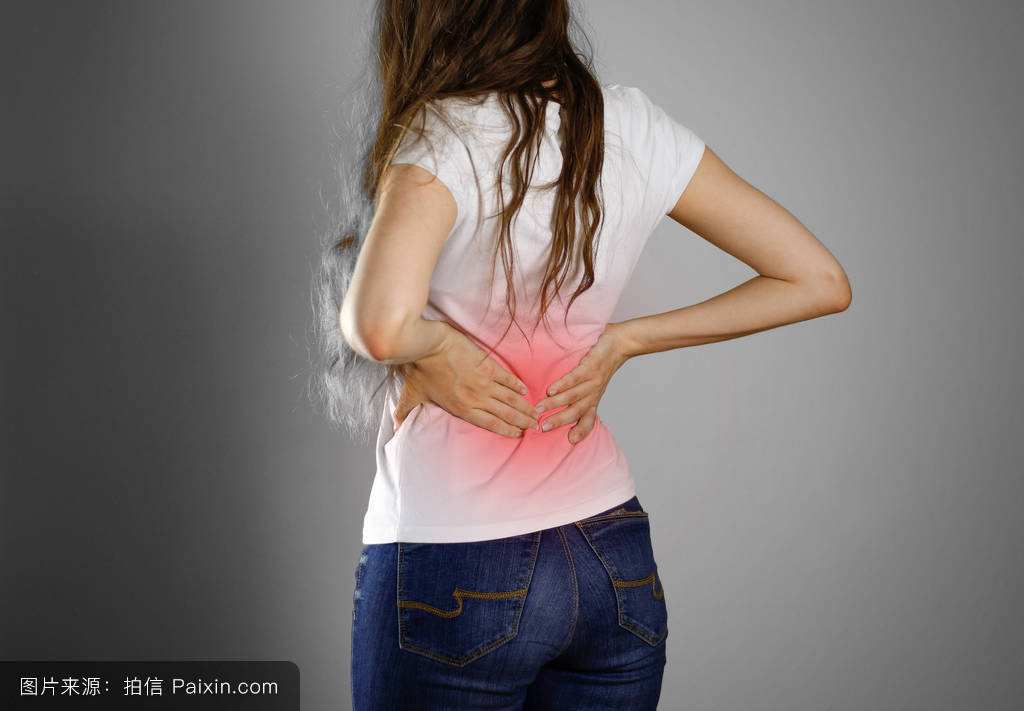 女人左腰疼痛图片