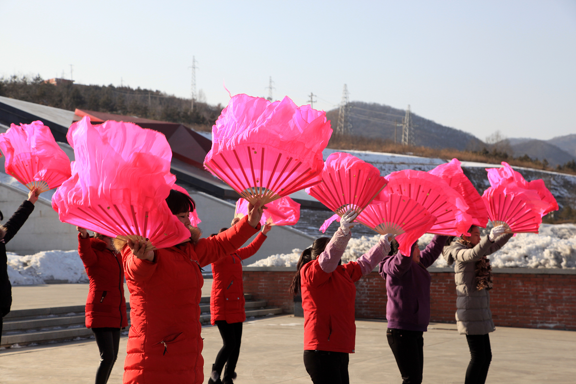 照金,红星广场上的红扇舞