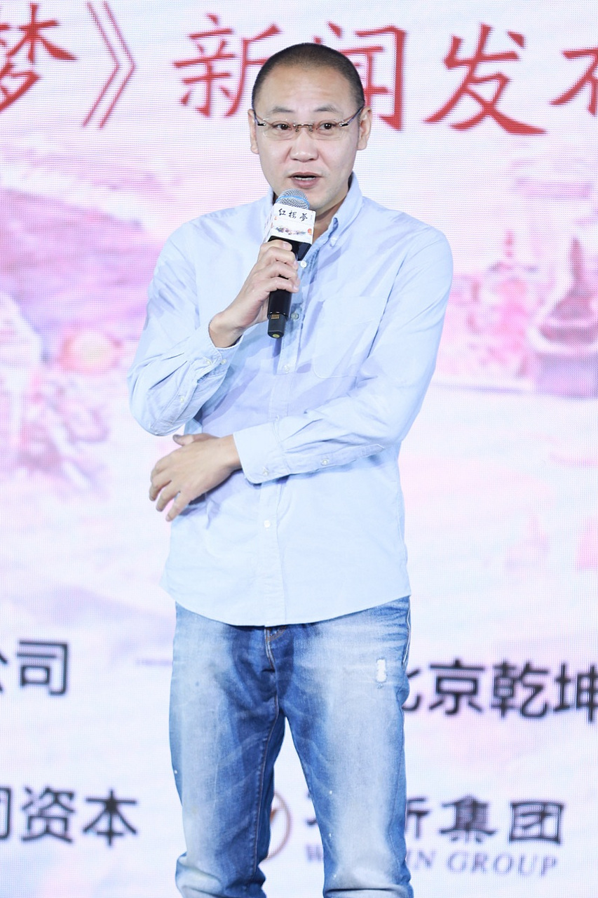 每日打卡# 侯长荣:被称为红楼剧组第一美男,59岁凭借《都挺好》迅速