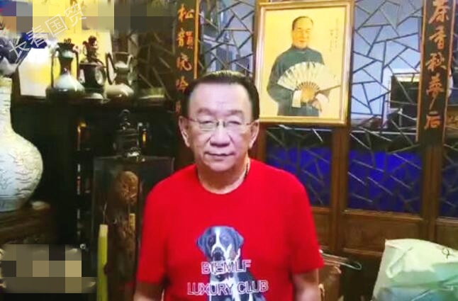 侯耀华豪宅内景曝光,家中摆放着各种古董古玩