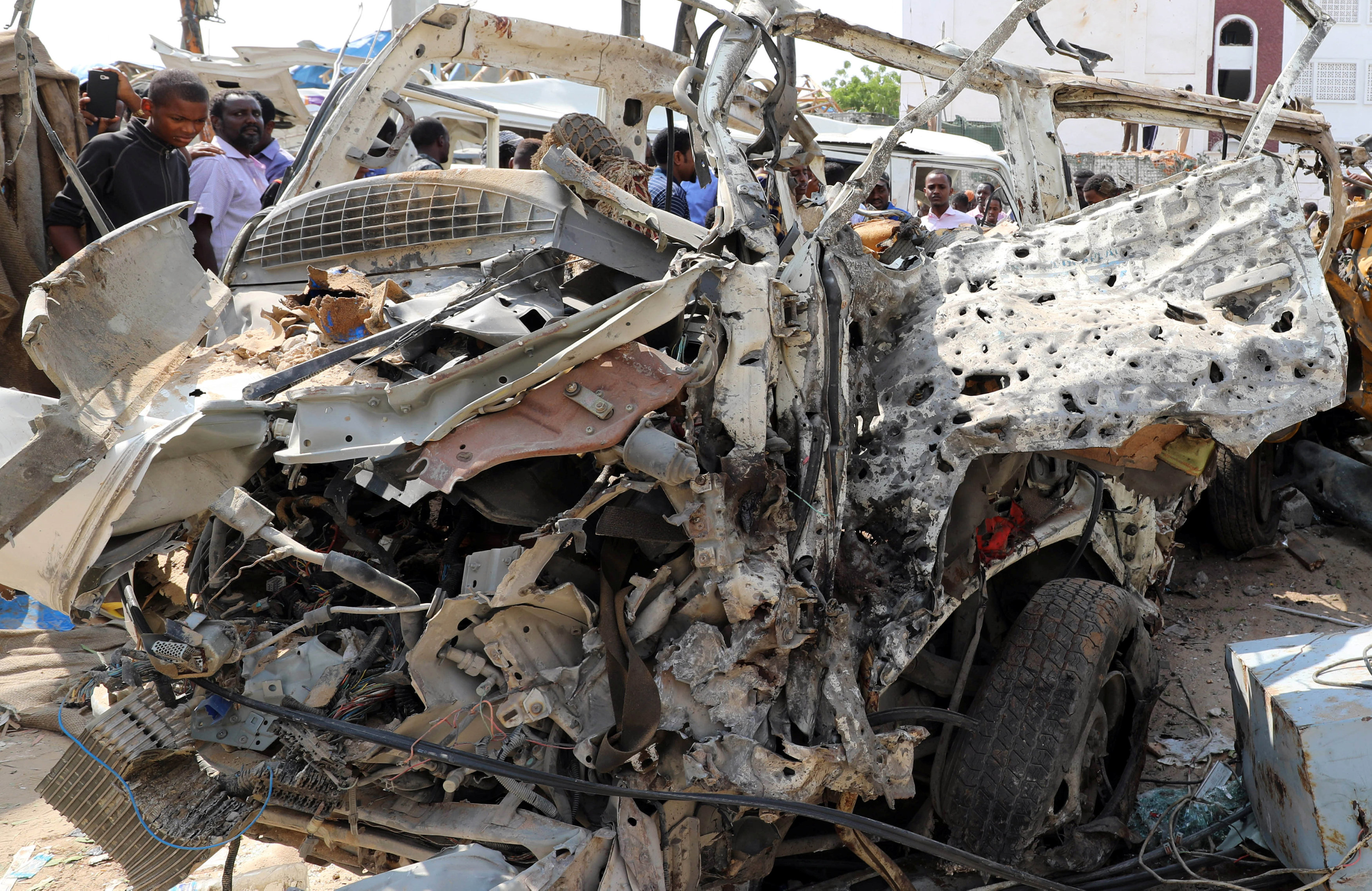 索马里首都汽车炸弹袭击死亡人数升至50人