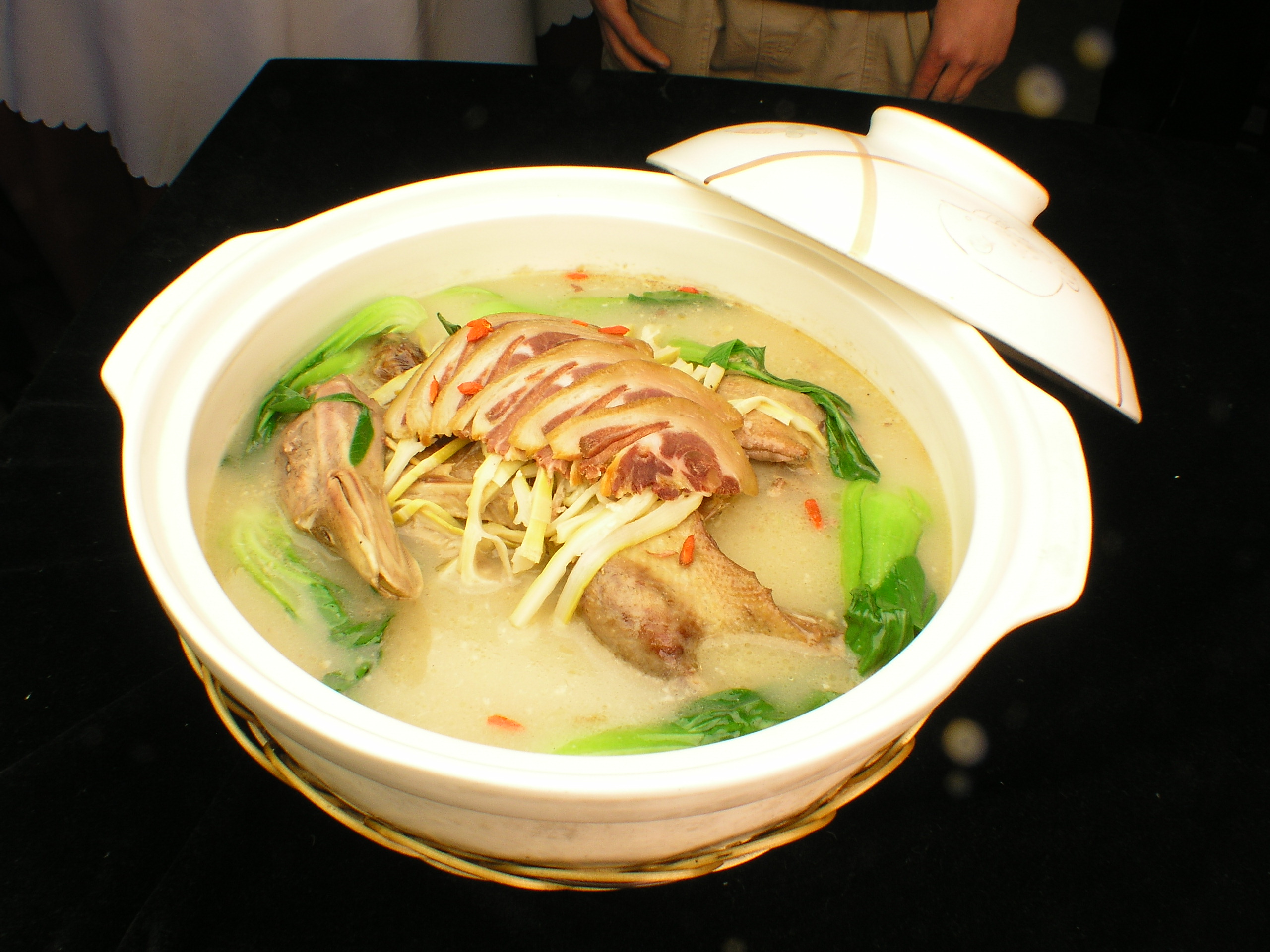 好胃口:家里来了客人,用这几道菜去招待他们,好吃不油腻 杭州老鸭煲