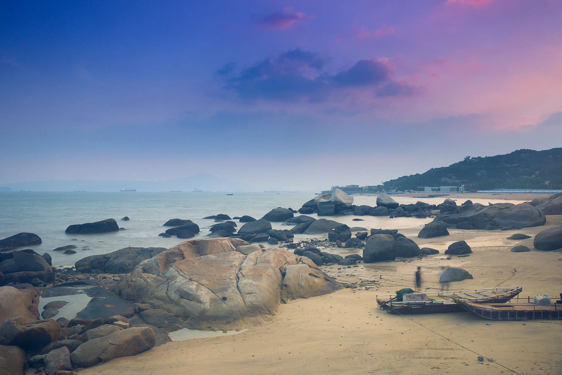 漳州东山岛:风动石的魅力与海滨风光的诱惑  说起漳州东山岛,我首先