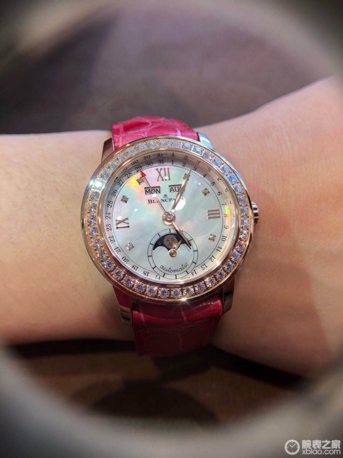 戴机械表显得有品位 买给女友的宝珀2360