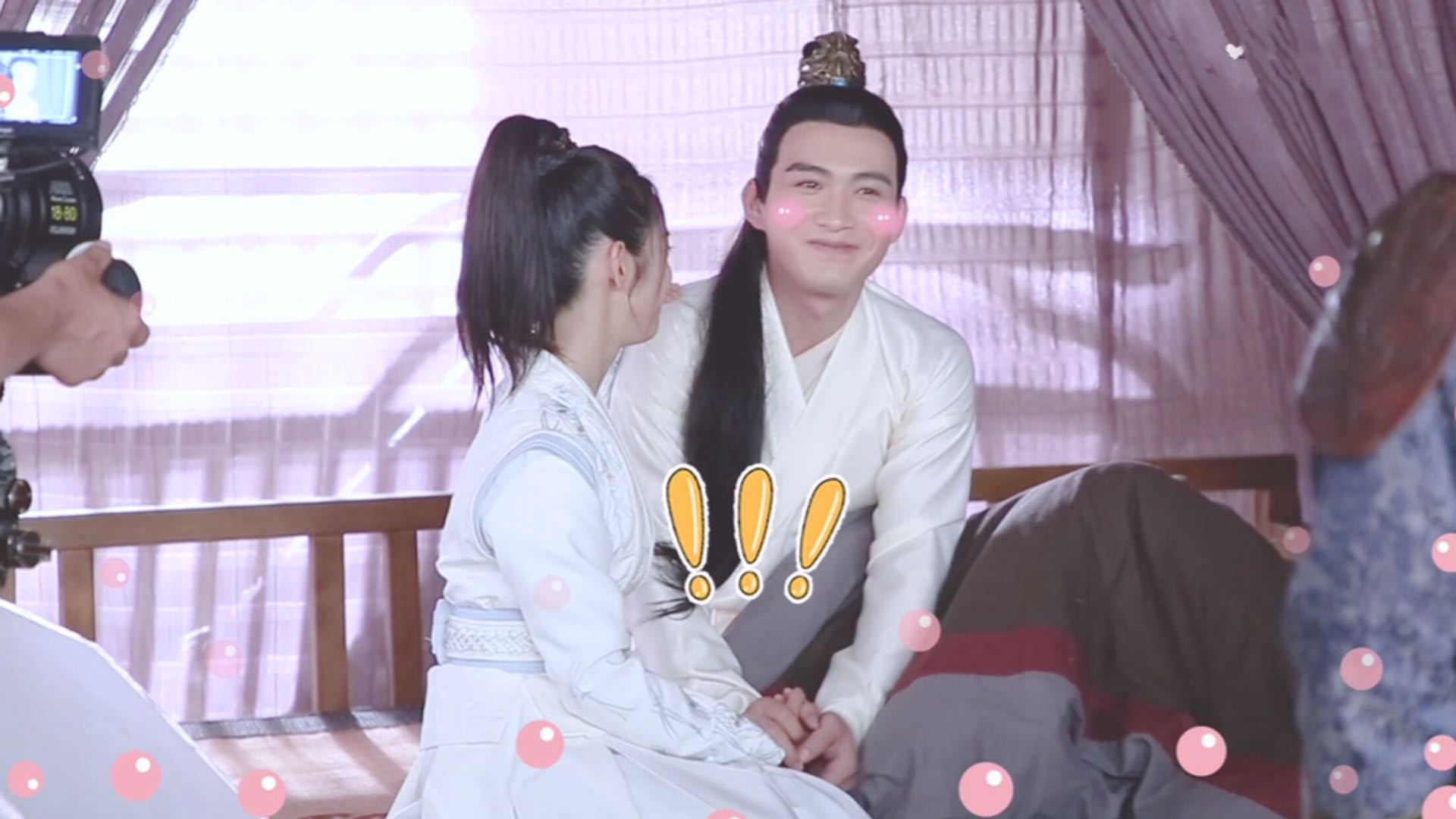 "小女花不弃"林依晨莲衣客吻戏落泪,张彬彬这破功的样子真可爱