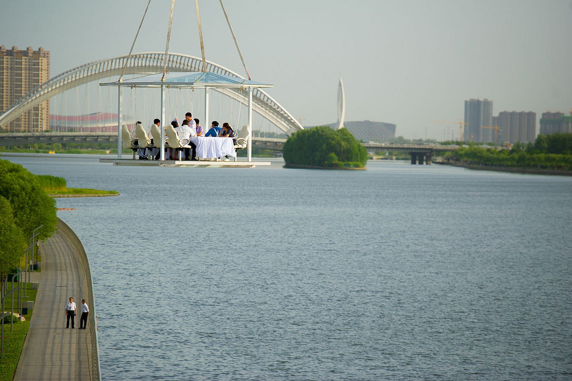 品味地道美食,醉美太子河夕阳与夜景.